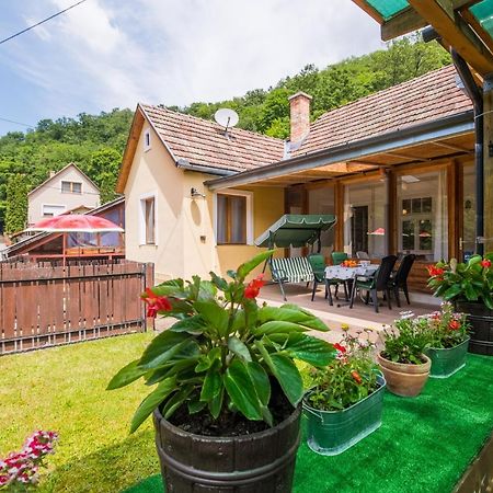Apartamento Aranyláz Vendégház Visegrád Exterior foto
